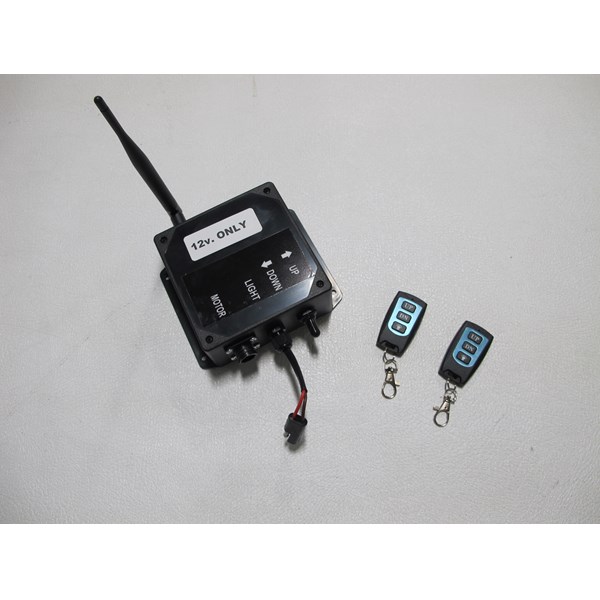 12V Hydraulic Brain Box: (1)Remotes