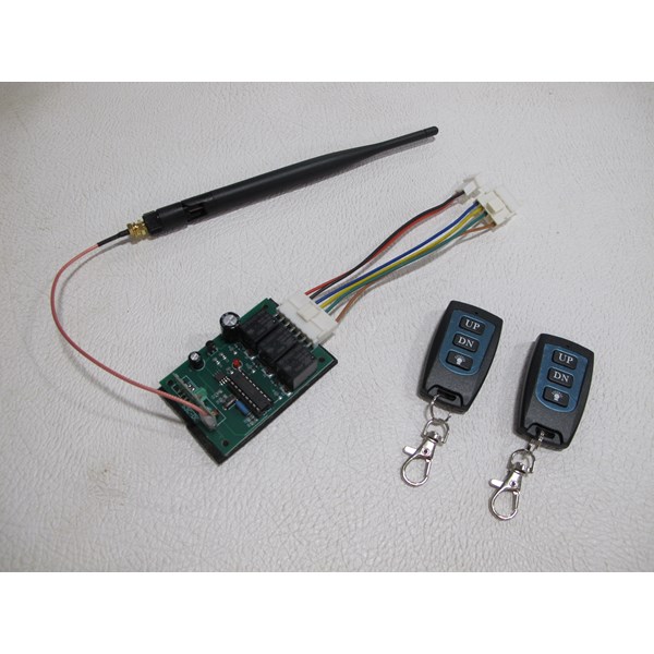 12 VOLT REMOTE CONTROL RECEIVER